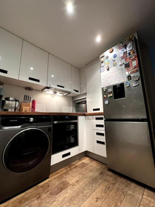 Luxury Artistic 2 Bedroom W/Balcony-Great Location Central ลอนดอน ภายนอก รูปภาพ